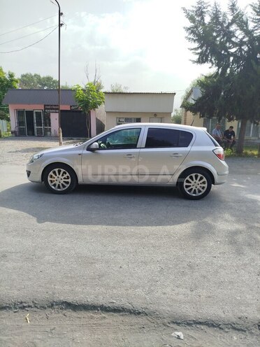 Opel Astra 2004, 203,000 km - 1.4 l - Qax