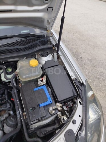 Opel Astra 2004, 203,000 km - 1.4 l - Qax