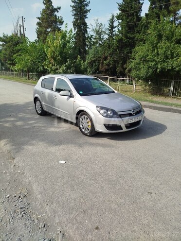 Opel Astra 2004, 203,000 km - 1.4 l - Qax