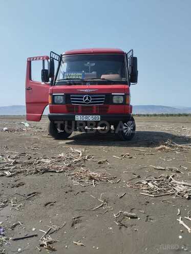 Mercedes 208 D 1993, 227,800 km - 2.9 l - Siyəzən