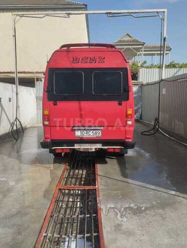 Mercedes 208 D 1993, 227,800 km - 2.9 l - Siyəzən