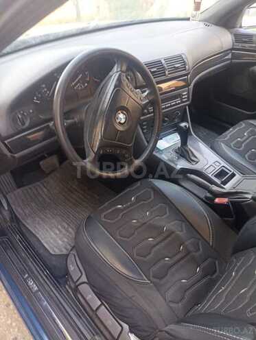BMW 525 2001, 256,000 km - 2.5 l - Şirvan