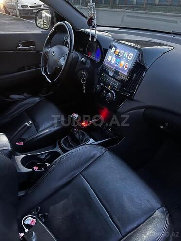 Hyundai i30 2010, 300,000 km - 1.6 l - Gəncə