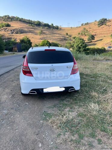 Hyundai i30 2010, 300,000 km - 1.6 l - Gəncə