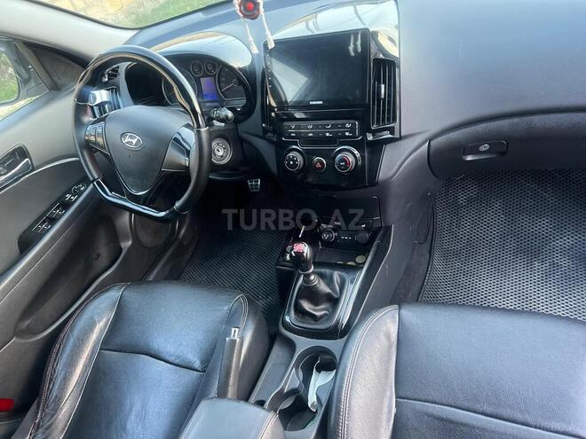 Hyundai i30 2010, 300,000 km - 1.6 l - Gəncə