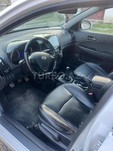 Hyundai i30 2010, 300,000 km - 1.6 l - Gəncə