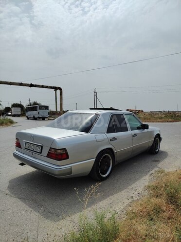 Mercedes E 220 1993, 457,000 km - 2.2 l - Bakı