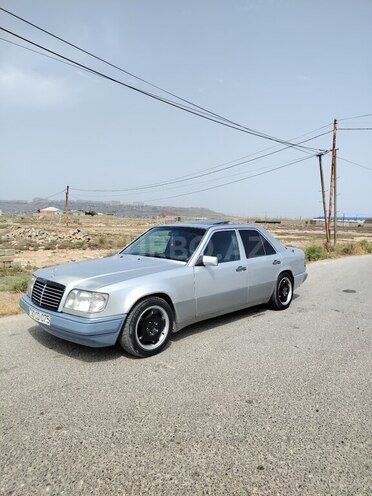 Mercedes E 220 1993, 457,000 km - 2.2 l - Bakı