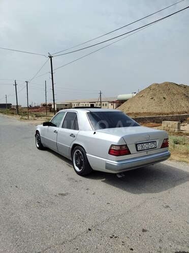 Mercedes E 220 1993, 457,000 km - 2.2 l - Bakı