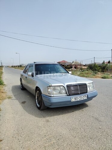 Mercedes E 220 1993, 457,000 km - 2.2 l - Bakı