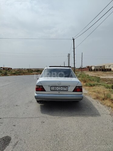 Mercedes E 220 1993, 457,000 km - 2.2 l - Bakı
