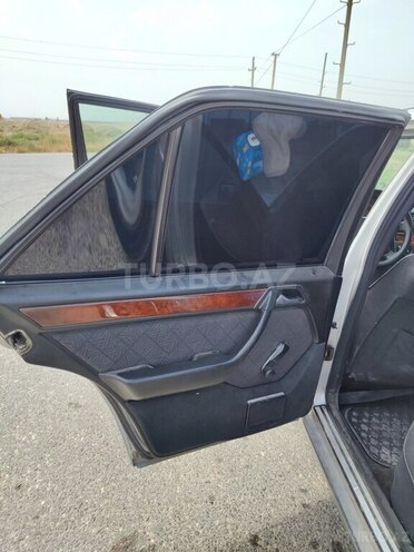 Mercedes E 220 1993, 457,000 km - 2.2 l - Bakı