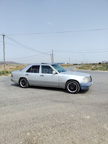 Mercedes E 220 1993, 457,000 km - 2.2 l - Bakı