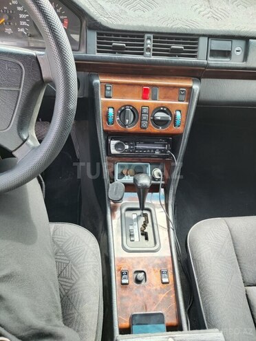 Mercedes E 220 1993, 457,000 km - 2.2 l - Bakı