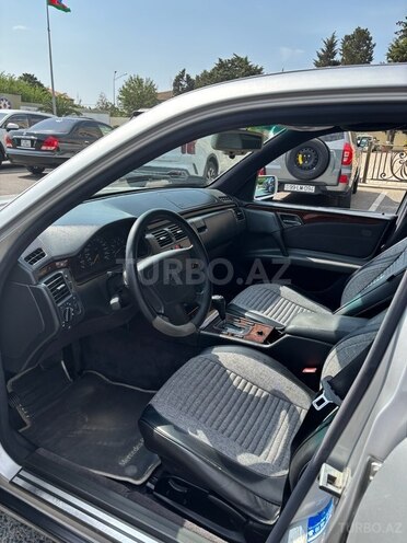 Mercedes E 230 1996, 404,000 km - 2.3 l - Bakı