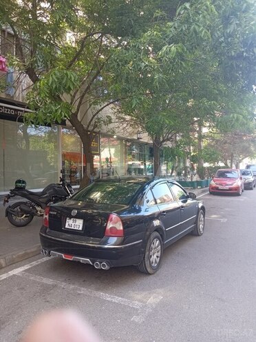 Volkswagen Passat 2003, 295,000 km - 4.0 л - Bakı