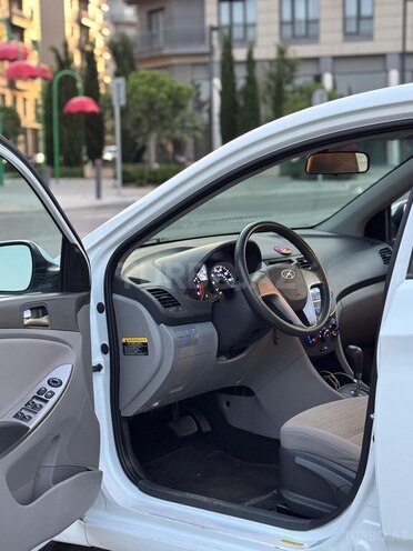 Hyundai Accent 2016, 61,000 km - 1.6 l - Bakı
