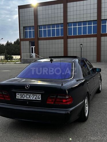 Mercedes E 230 1996, 385,459 km - 2.3 l - Sabirabad