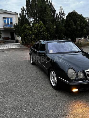 Mercedes E 230 1996, 385,459 km - 2.3 l - Sabirabad