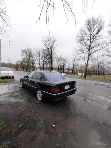 Mercedes C 230 1999, 390,000 km - 2.3 l - Qax