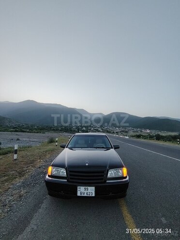 Mercedes C 230 1999, 390,000 km - 2.3 l - Qax