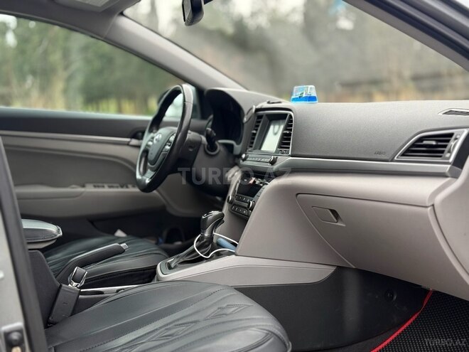 Hyundai Elantra 2018, 173,809 km - 2.0 l - Bakı