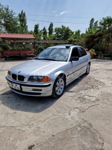 BMW 325 2000, 350,000 km - 2.5 l - Qusar