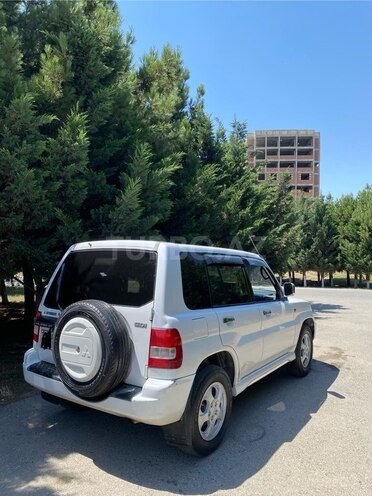 Mitsubishi Pajero io 2001, 300,000 km - 2.0 л - Bakı