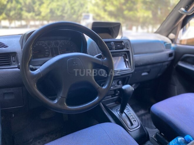 Mitsubishi Pajero io 2001, 300,000 km - 2.0 л - Bakı