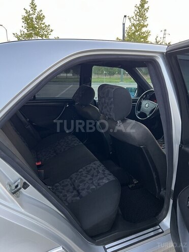 Mercedes C 200 1999, 484,072 km - 2.0 l - Salyan
