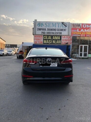Hyundai Elantra 2018, 106,500 km - 2.0 l - Bakı