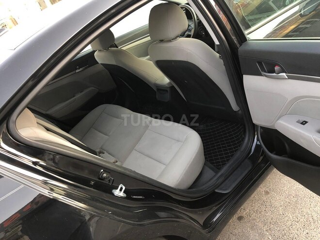 Hyundai Elantra 2018, 106,500 km - 2.0 l - Bakı