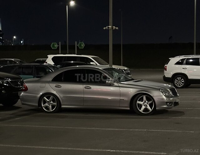 Mercedes E 270 2002, 355,000 km - 2.7 l - Bakı