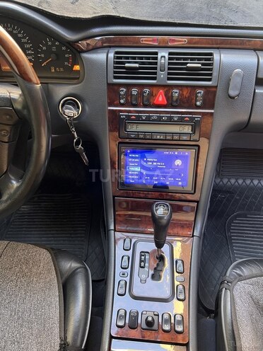 Mercedes E 320 2000, 368,000 km - 3.2 l - Bakı