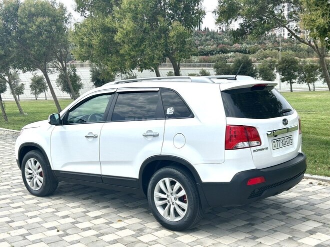 Kia Sorento 2011, 275,000 km - 2.0 l - Bakı