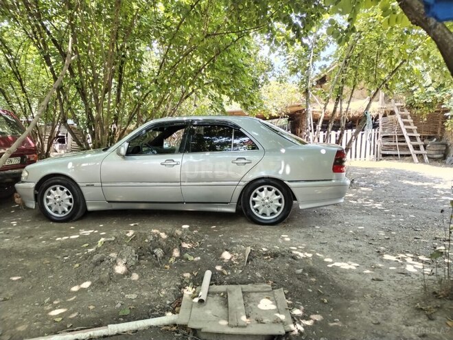 Mercedes C 220 1995, 356,563 km - 2.2 л - Zaqatala