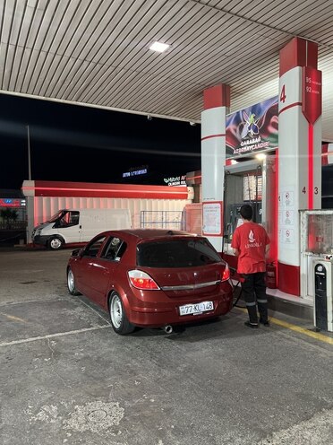 Opel Astra 2006, 239,000 km - 1.4 l - Sumqayıt