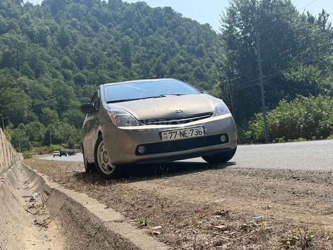 Toyota Prius-4