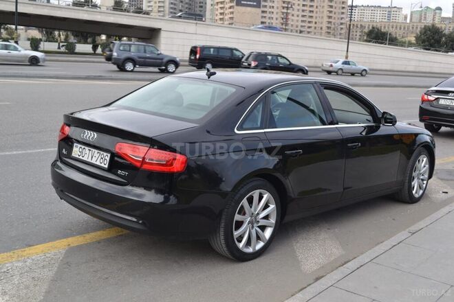 Audi A4 2013, 172,000 km - 2.0 l - Bakı