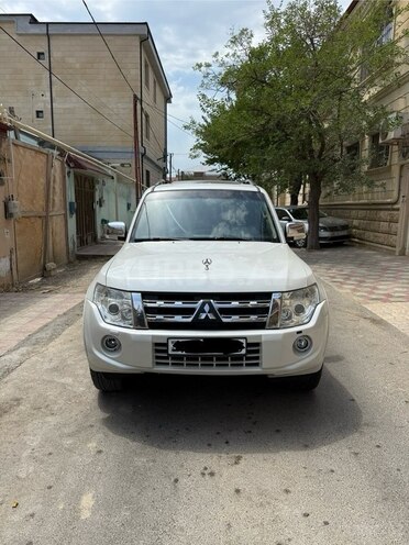 Mitsubishi Pajero 2013, 239,000 km - 3.5 л - Bakı