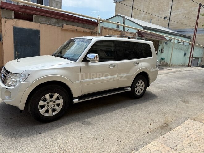 Mitsubishi Pajero 2013, 239,000 km - 3.5 л - Bakı