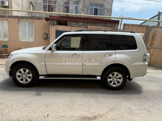 Mitsubishi Pajero 2013, 239,000 km - 3.5 л - Bakı