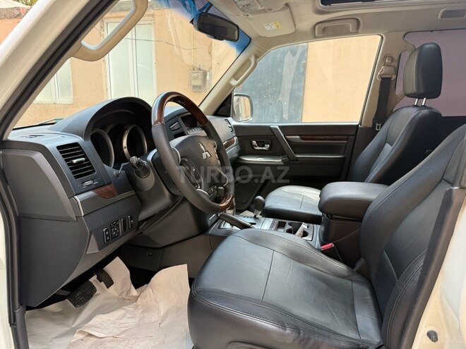 Mitsubishi Pajero 2013, 239,000 km - 3.5 л - Bakı