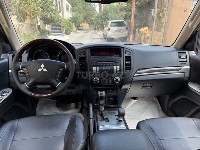 Mitsubishi Pajero 2013, 239,000 km - 3.5 л - Bakı