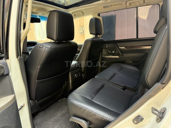 Mitsubishi Pajero 2013, 239,000 km - 3.5 л - Bakı