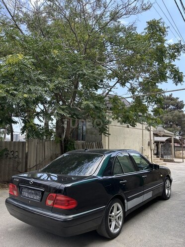 Mercedes E 240 1997, 240,000 km - 2.4 l - Bakı