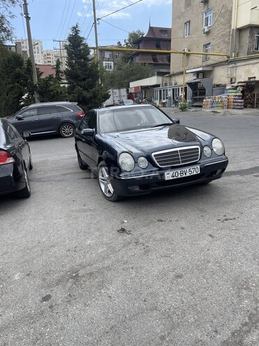 Mercedes E 240 1999, 254,000 km - 2.4 l - Bakı