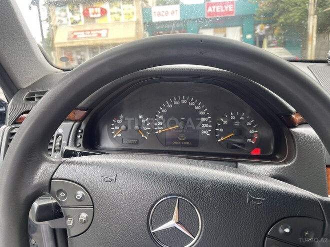 Mercedes E 240 1999, 254,000 km - 2.4 l - Bakı