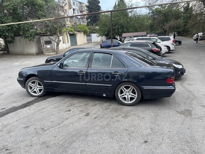 Mercedes E 240 1999, 254,000 km - 2.4 l - Bakı