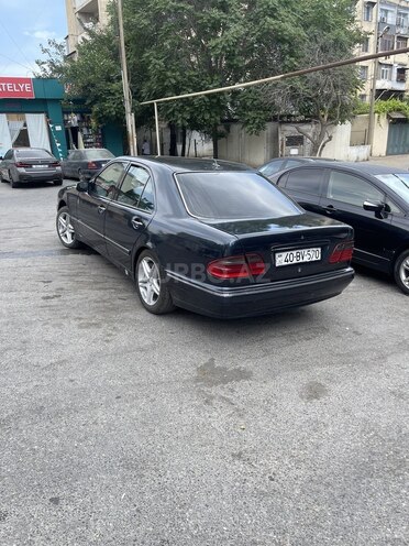 Mercedes E 240 1999, 254,000 km - 2.4 l - Bakı